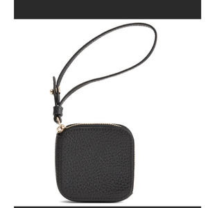 Cuyana Black Leather ipod case
